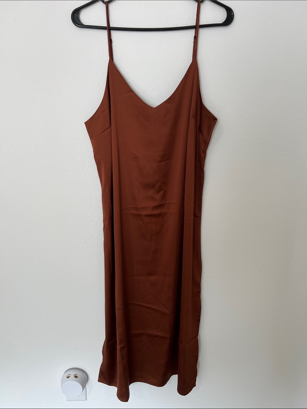 Th Drop Sleek Rust Slip Midi Dress with Adjustable Straps